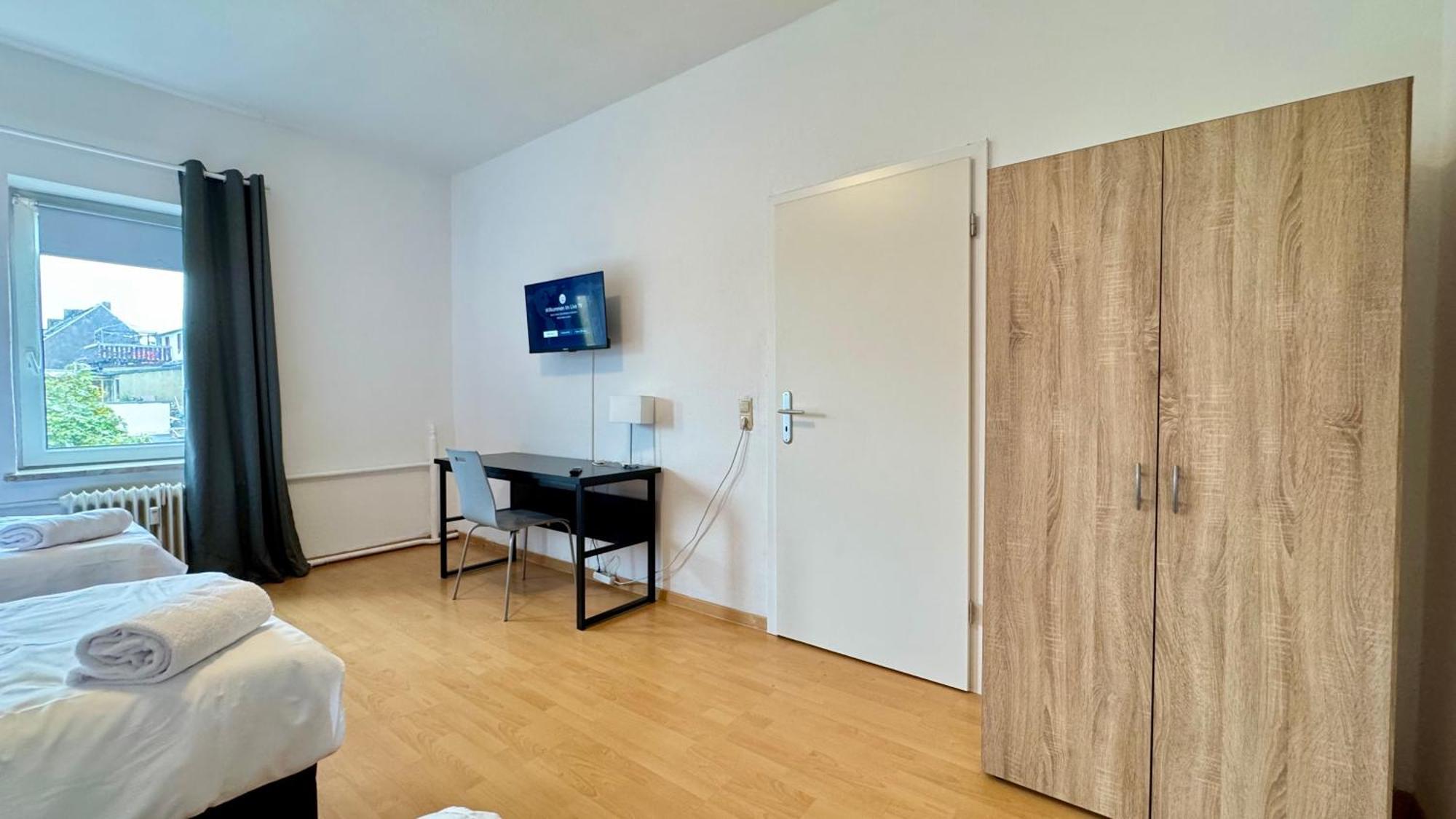 Apartments Im Herzen Von Neumuenster Innenstadt & Hbf Fusslaeufig, Mit Privatparkplatz Exterior photo