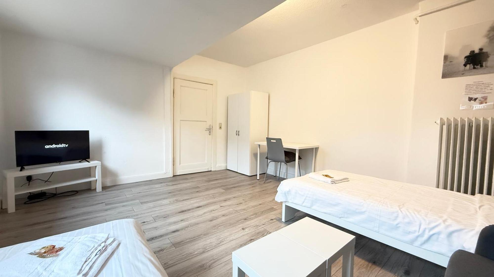 Apartments Im Herzen Von Neumuenster Innenstadt & Hbf Fusslaeufig, Mit Privatparkplatz Exterior photo
