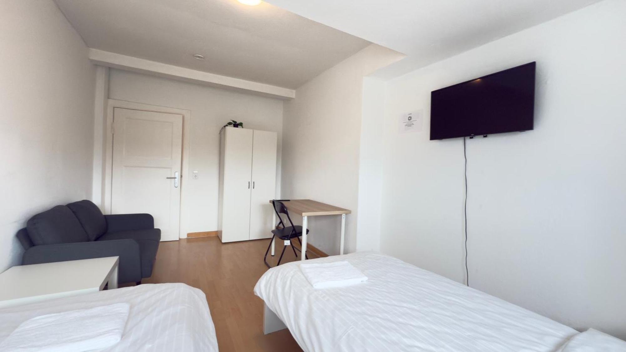 Apartments Im Herzen Von Neumuenster Innenstadt & Hbf Fusslaeufig, Mit Privatparkplatz Exterior photo