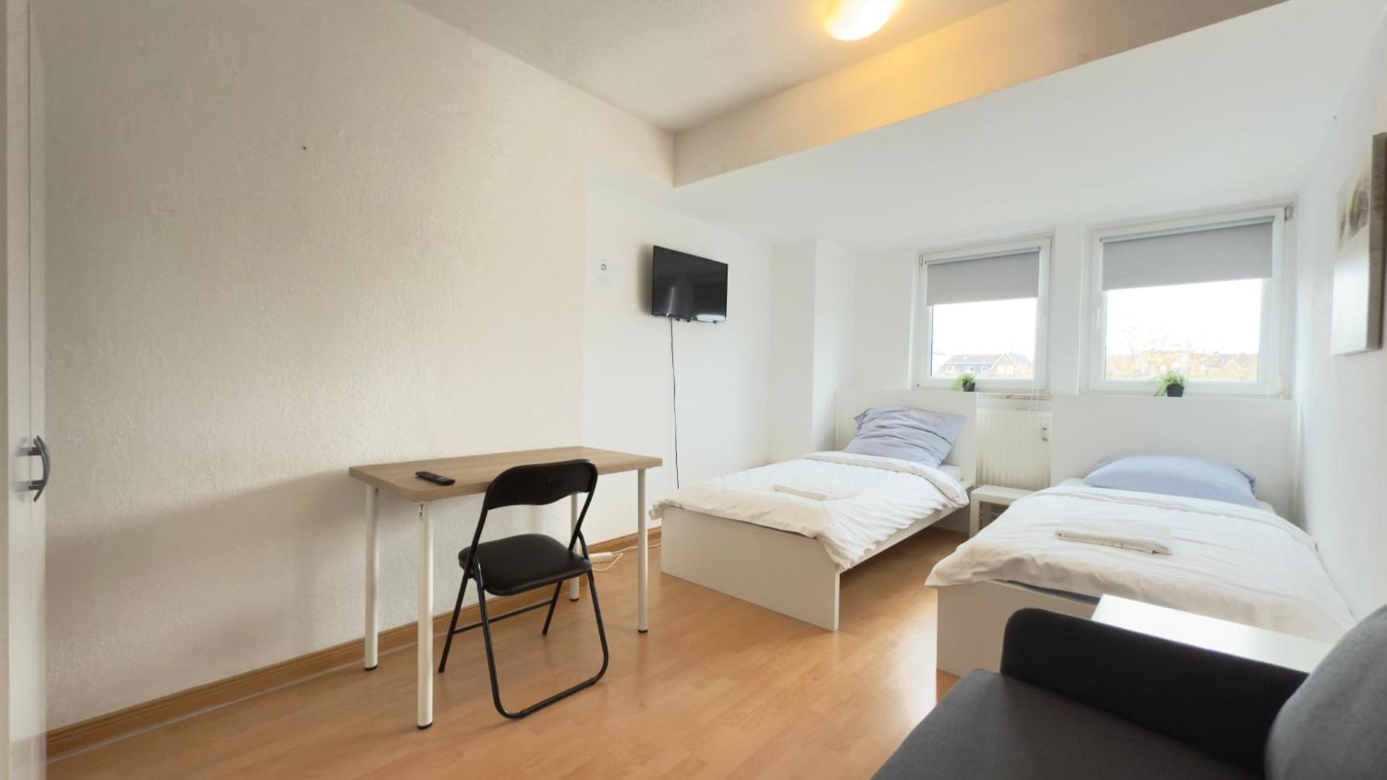 Apartments Im Herzen Von Neumuenster Innenstadt & Hbf Fusslaeufig, Mit Privatparkplatz Exterior photo